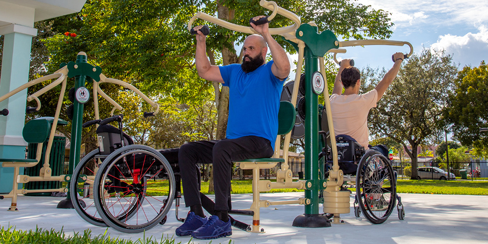 Wheelchair accessible fitness equipment
